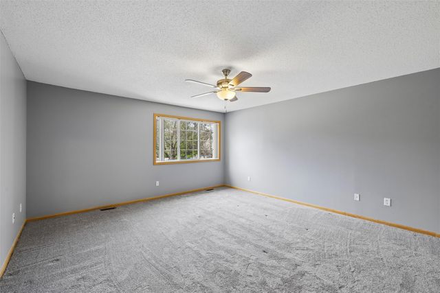 6855 Woodland Avenue 1302, West Des Moines, IA 50266