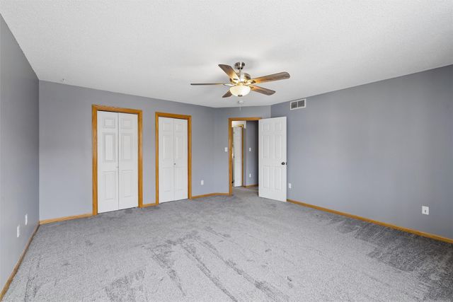 6855 Woodland Avenue 1302, West Des Moines, IA 50266