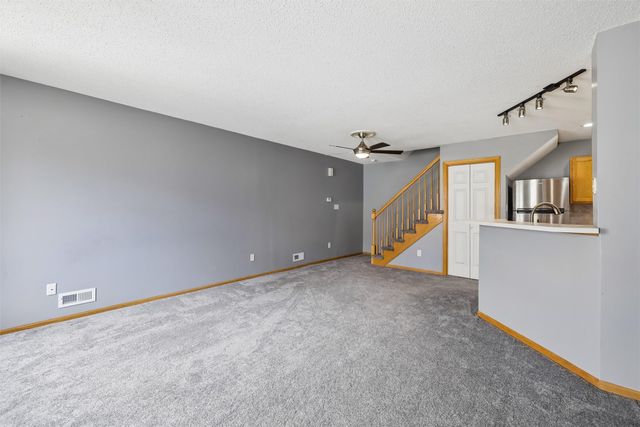 6855 Woodland Avenue 1302, West Des Moines, IA 50266