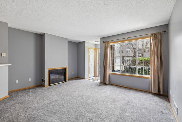 6855 Woodland Avenue 1302, West Des Moines, IA 50266