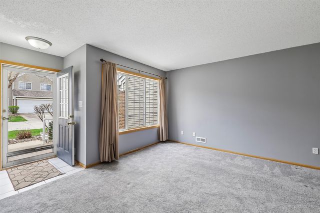 6855 Woodland Avenue 1302, West Des Moines, IA 50266