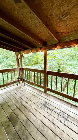 18 Oak tree Lane, Springville, IN 47462