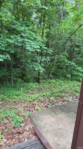 18 Oak tree Lane, Springville, IN 47462