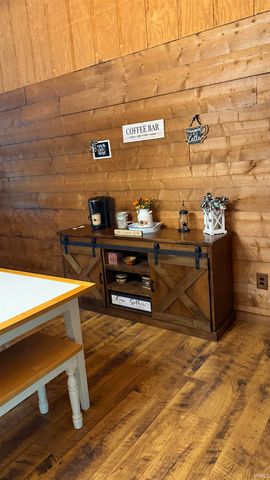 18 Oak tree Lane, Springville, IN 47462