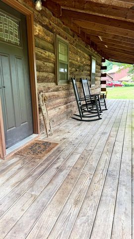 18 Oak tree Lane, Springville, IN 47462