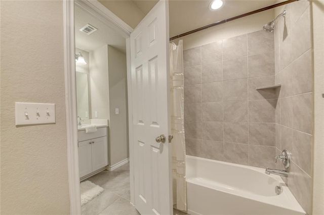 173 Flexus LN, Liberty Hill, TX 78642