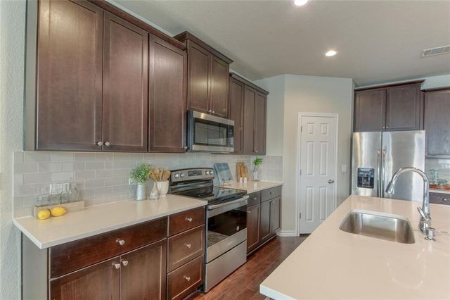 173 Flexus LN, Liberty Hill, TX 78642