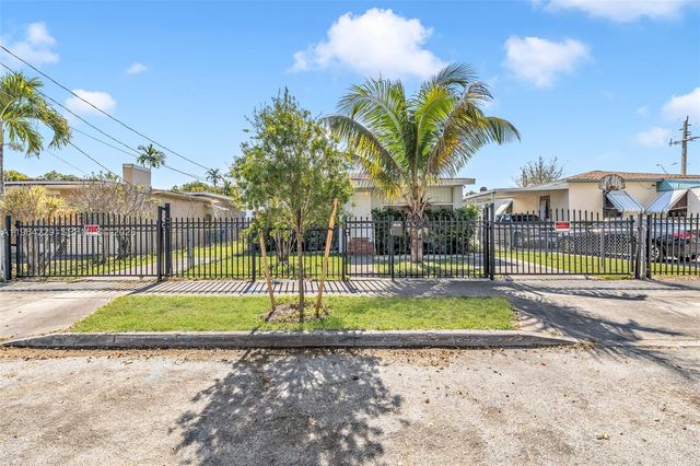 1176 NW 48th St, Miami, FL 33127