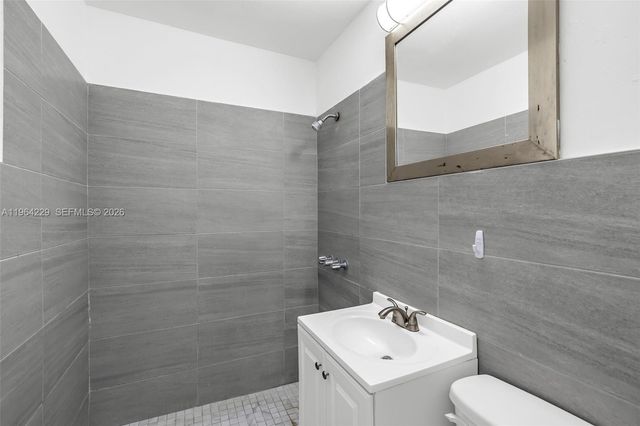 1176 NW 48th St, Miami, FL 33127