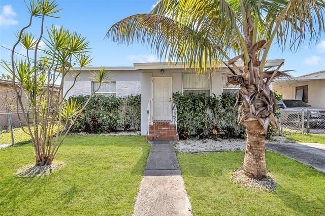 1176 NW 48th St, Miami, FL 33127