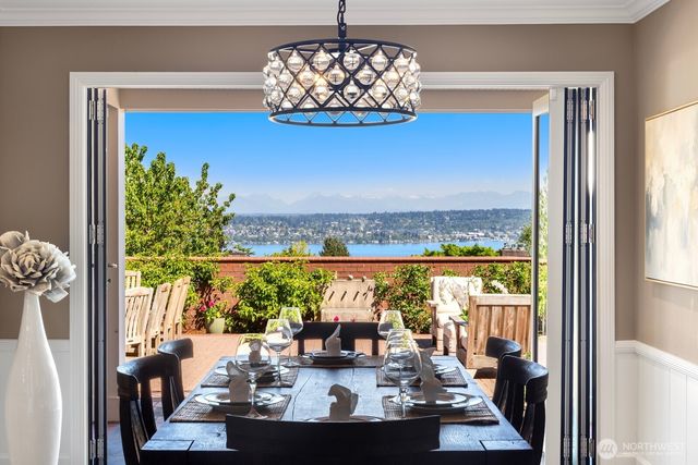 7044 50th Avenue NE, Seattle, WA 98115
