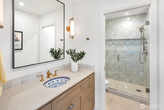 7044 50th Avenue NE, Seattle, WA 98115