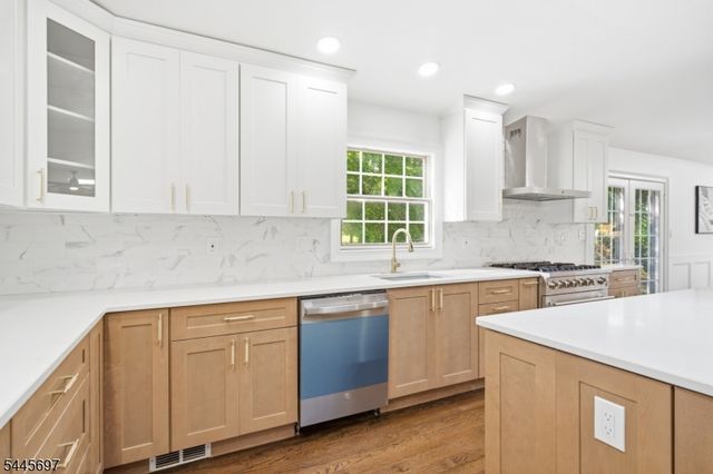 1379 Blair Ct, Bridgewater Twp., NJ 08807