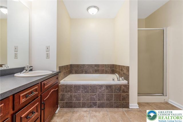 130 Willow Drive, Palmer Twp, PA 18045