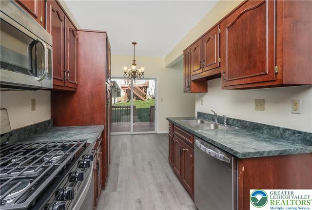 130 Willow Drive, Palmer Twp, PA 18045