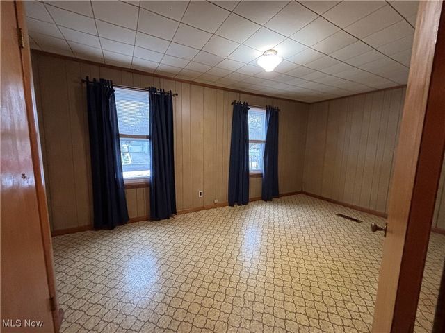 4828 Damon Avenue NW, Warren, OH 44483