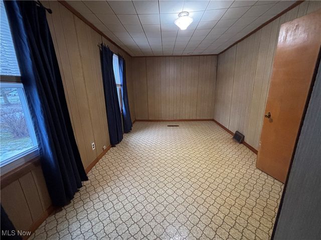 4828 Damon Avenue NW, Warren, OH 44483