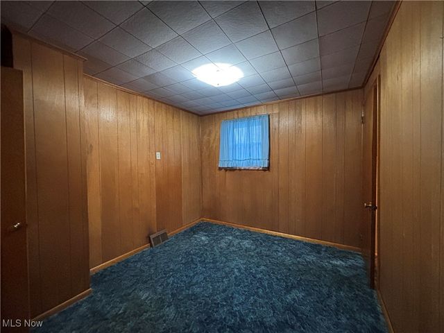 4828 Damon Avenue NW, Warren, OH 44483