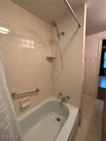 4828 Damon Avenue NW, Warren, OH 44483