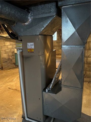 4828 Damon Avenue NW, Warren, OH 44483