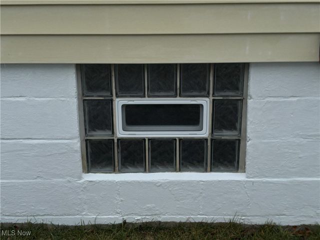 4828 Damon Avenue NW, Warren, OH 44483