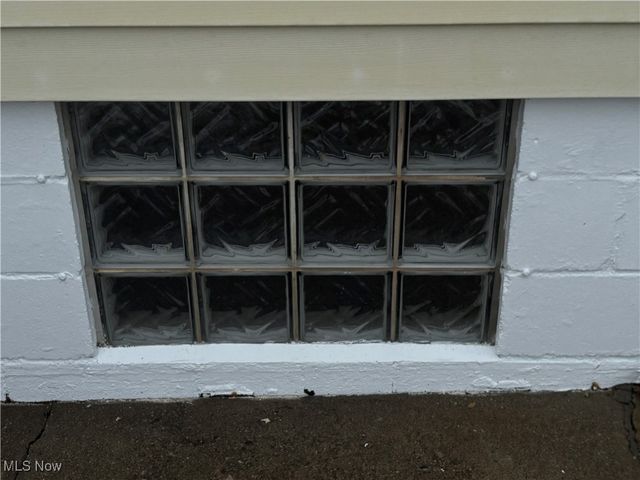 4828 Damon Avenue NW, Warren, OH 44483