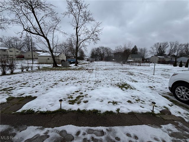 4828 Damon Avenue NW, Warren, OH 44483