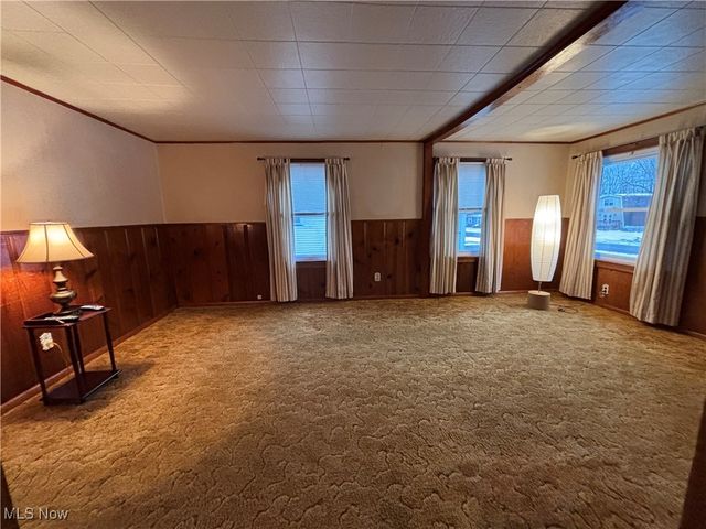 4828 Damon Avenue NW, Warren, OH 44483