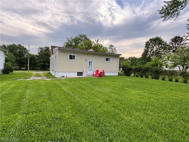 4828 Damon Avenue NW, Warren, OH 44483