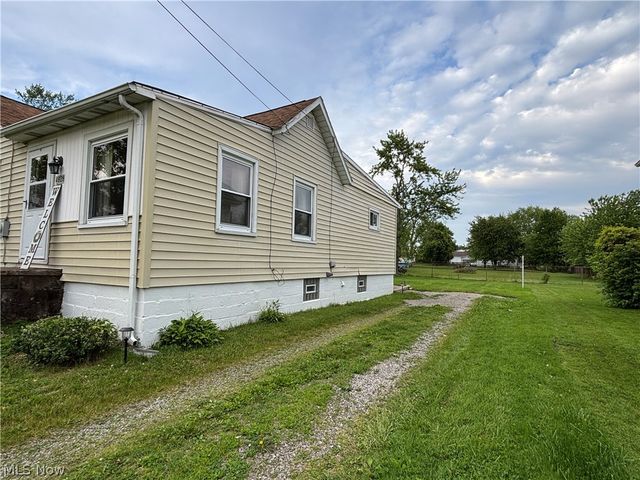 4828 Damon Avenue NW, Warren, OH 44483
