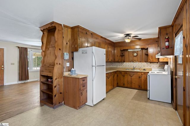 208 Shady Glen Drive, Greer, SC 29651