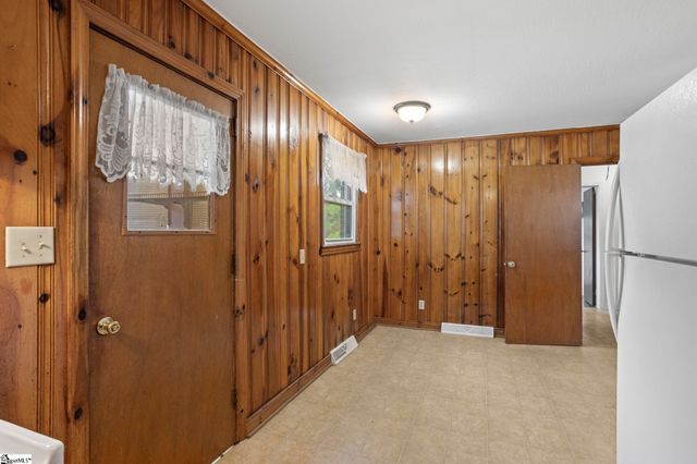 208 Shady Glen Drive, Greer, SC 29651