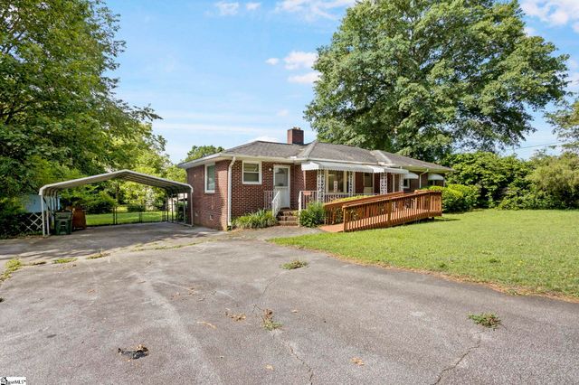 208 Shady Glen Drive, Greer, SC 29651