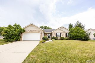 413 Fieldview Drive, Smithton, IL 62285