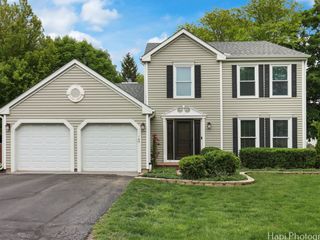 145 N Royal Oak Drive, Vernon Hills, IL 60061