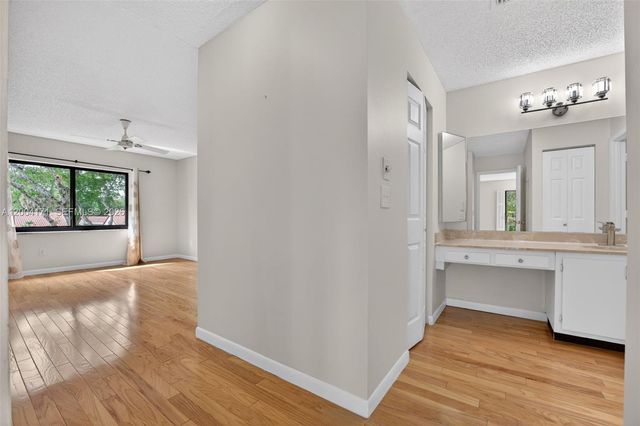 21810 Cypress Circle 26B, Boca Raton, FL 33433