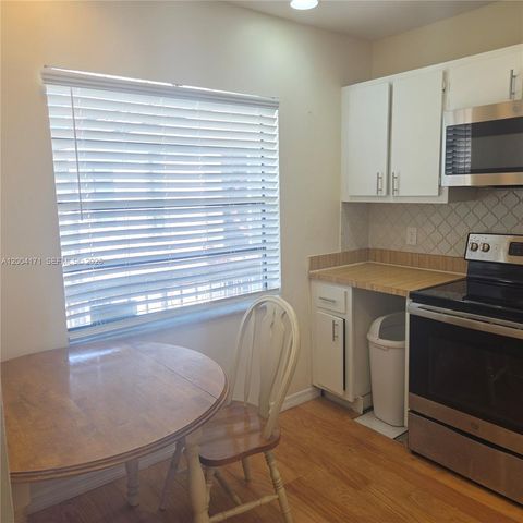 21810 Cypress Circle 26B, Boca Raton, FL 33433