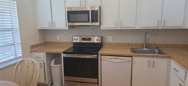 21810 Cypress Circle 26B, Boca Raton, FL 33433