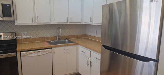 21810 Cypress Circle 26B, Boca Raton, FL 33433
