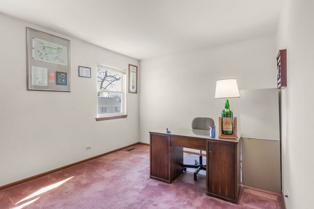 648 Thunderbird Trail, Carol Stream, IL 60188