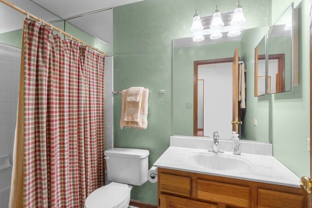 648 Thunderbird Trail, Carol Stream, IL 60188