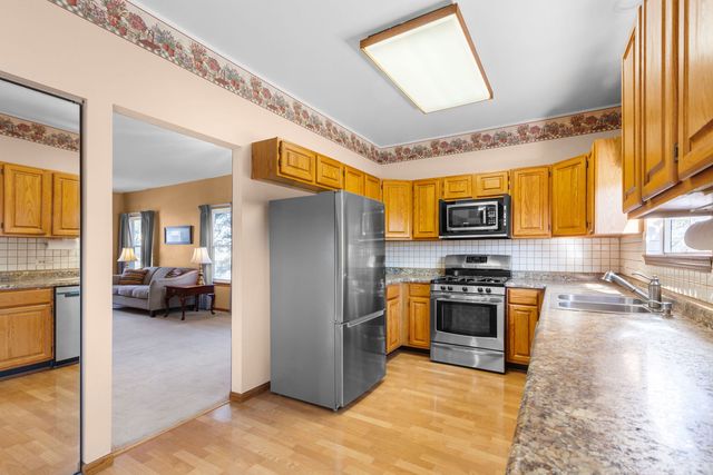 648 Thunderbird Trail, Carol Stream, IL 60188