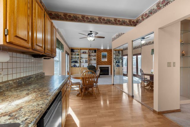 648 Thunderbird Trail, Carol Stream, IL 60188