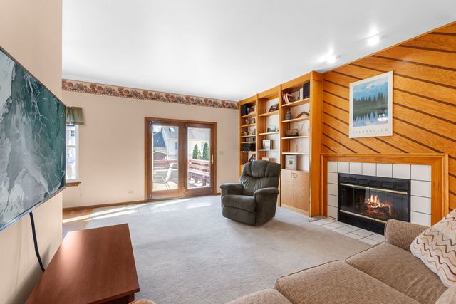 648 Thunderbird Trail, Carol Stream, IL 60188