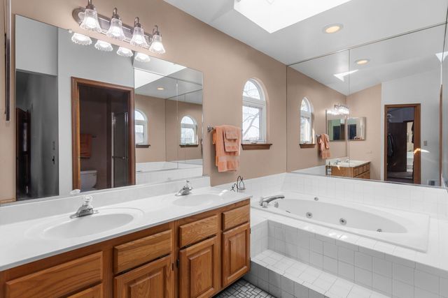 648 Thunderbird Trail, Carol Stream, IL 60188