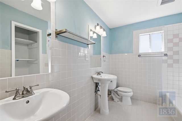 2416 S 5th ST B, Austin, TX 78704