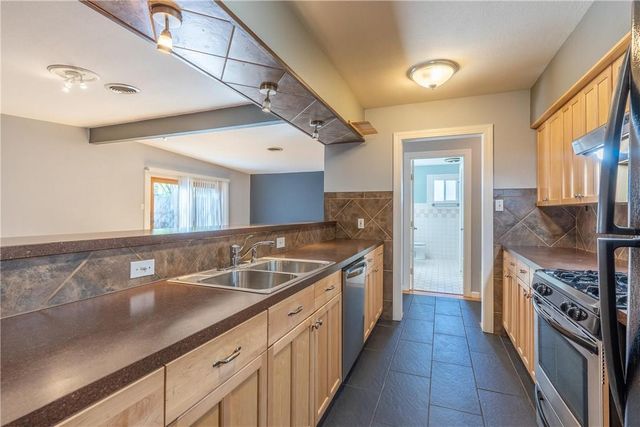 2416 S 5th ST B, Austin, TX 78704