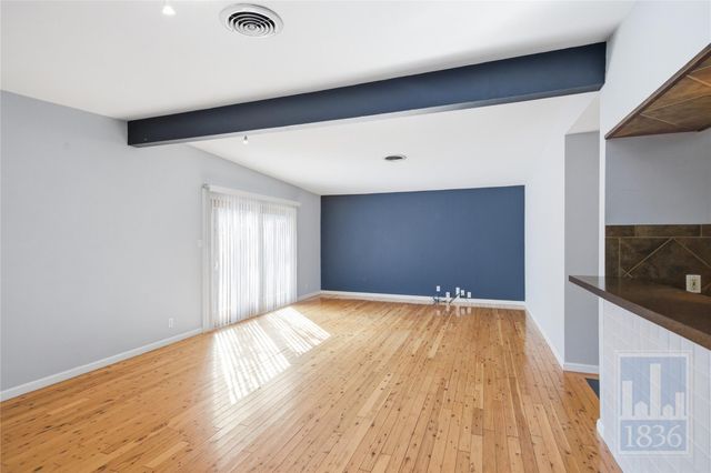 2416 S 5th ST B, Austin, TX 78704