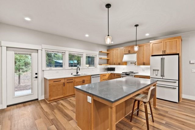 17008 Sharp Drive, Bend, OR 97707