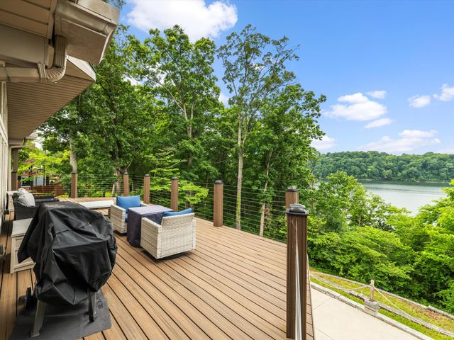 389 Lakeview Drive, Somerset, KY 42503